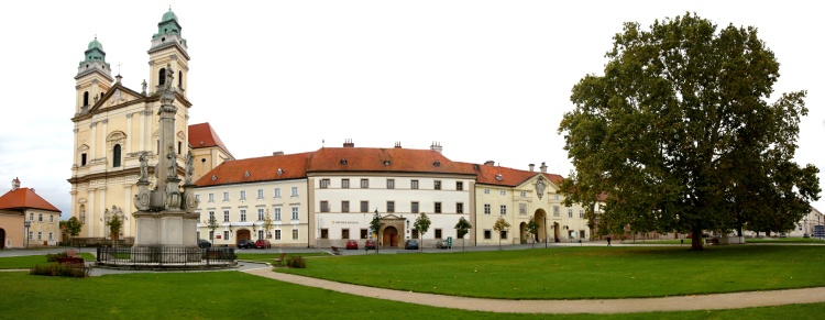 Valtice - město a  zámek
